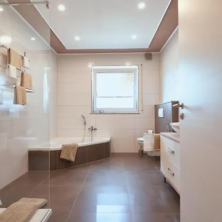 Deluxe - Nationalpark - Gross, Erholsam, Familienfreundlich, Extras Apartment Ellweiler