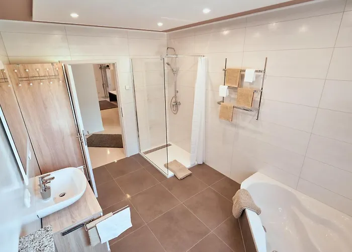 Deluxe - Nationalpark - Gross, Erholsam, Familienfreundlich, Extras Ellweiler